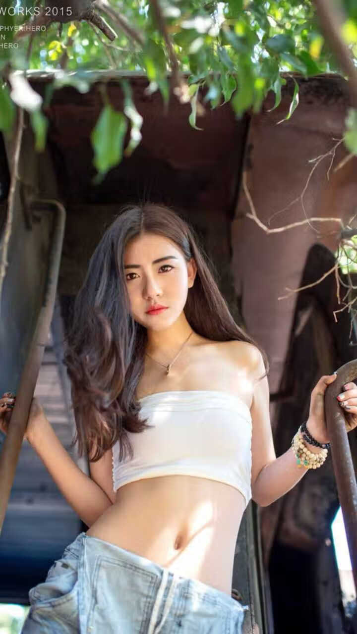 全球杯篮球比赛中球员的留念照片走红网络，篮球杯冠军