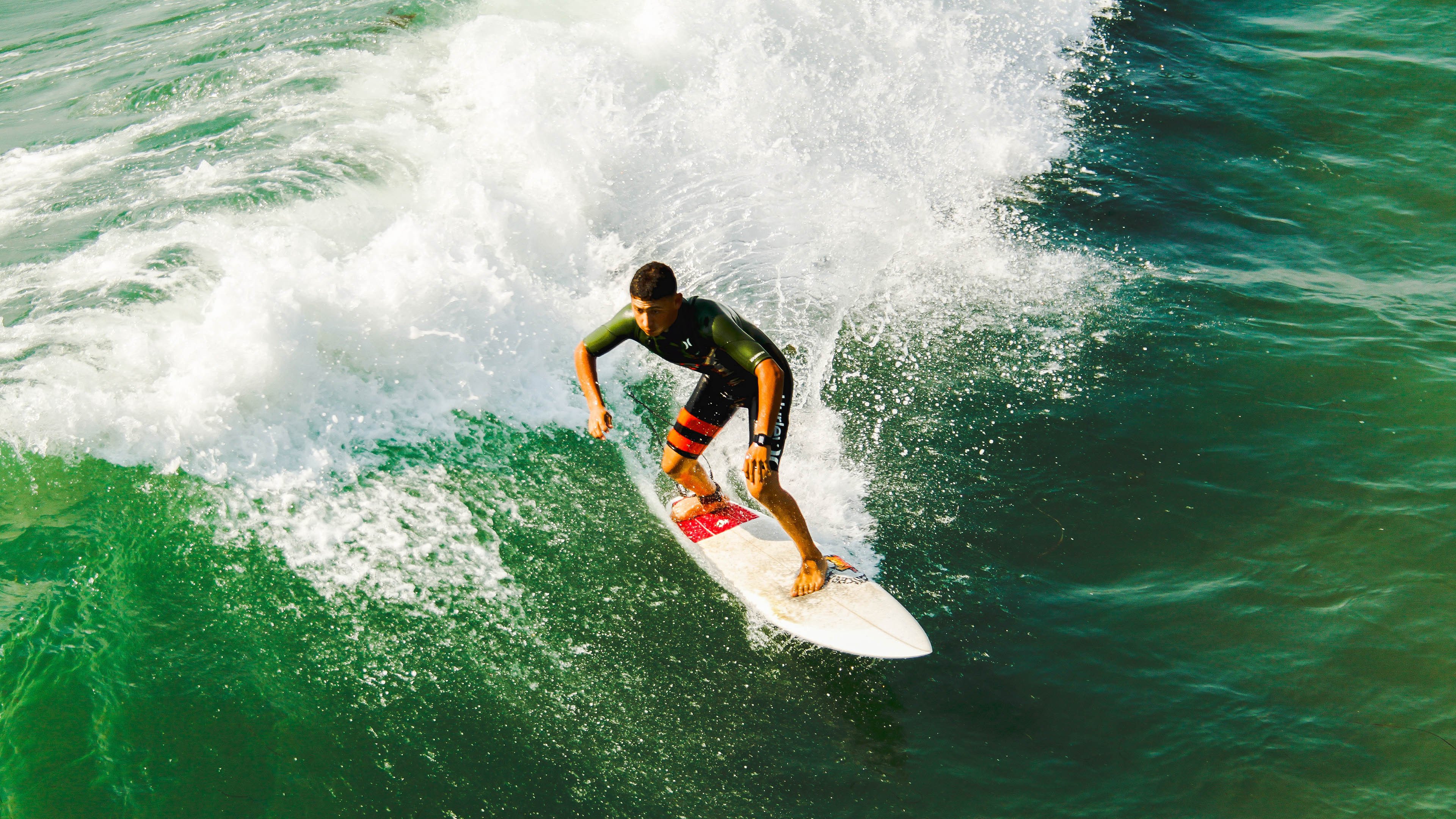 海外沙滩排球明星赛，浪花中的群英会，国外沙滩排球视频